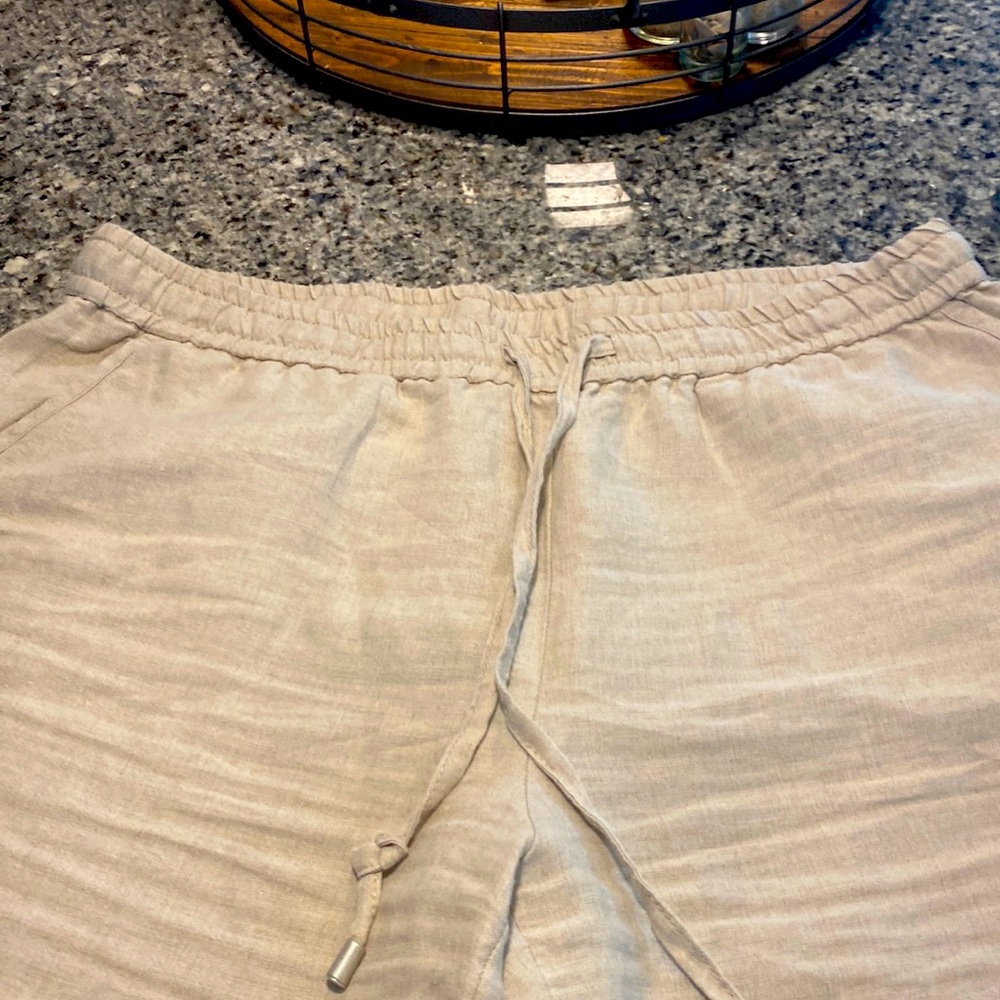 Tommy Bahama Linen Wide Leg Pants, Size M, Khaki, Pockets in front.